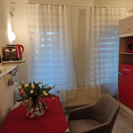 Ferienwohnung Mit Separatem Eingang Und Parkplatz, Ideal Fuer Handwerker Und Geschaeftsreisende Dorf Mecklenburg Buitenkant foto